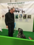 Gaia und Heinrich am KfUH Stand, kurze Absprache über den Verlauf der Veranstaltung ;-)